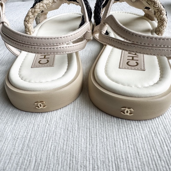Chanel 2023 Interlocking CC Logo sandals 35.5 - BRAND NEW IN BOX - Picture 6 of 6